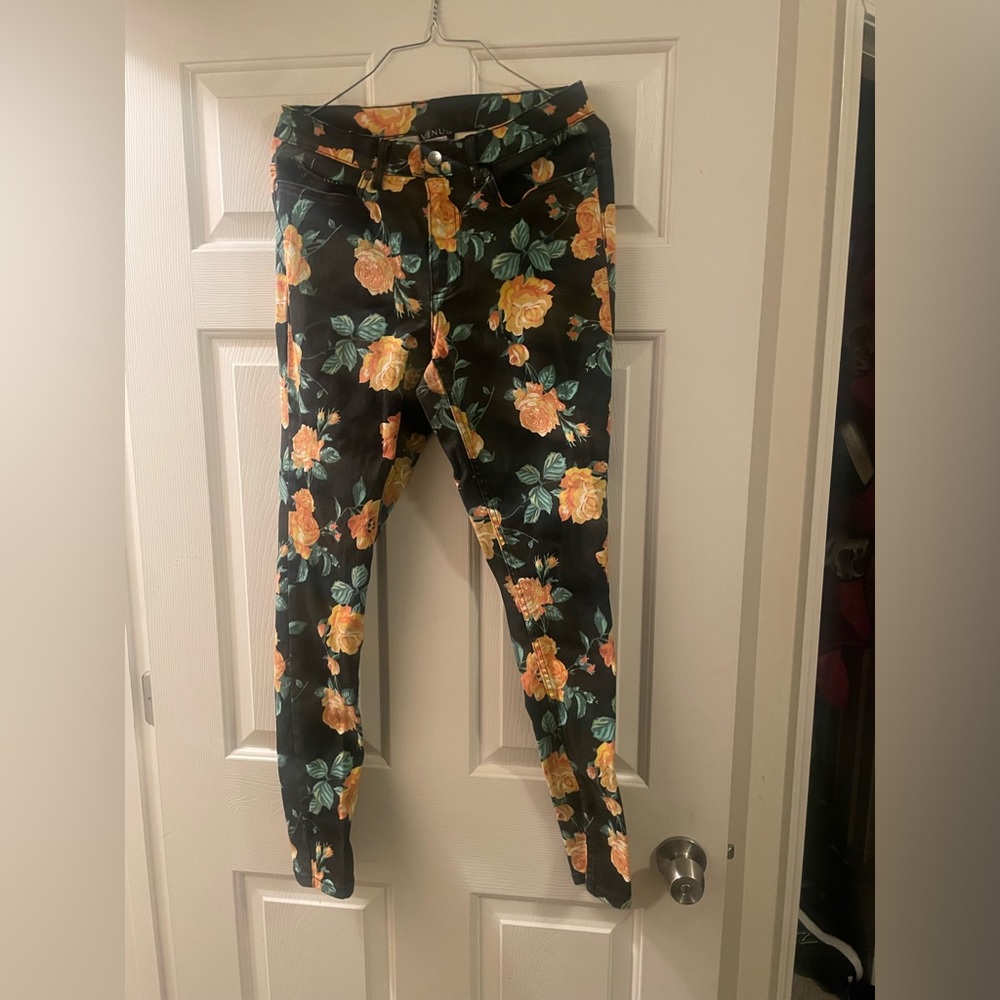 Venus Size 8 Floral Print Pants